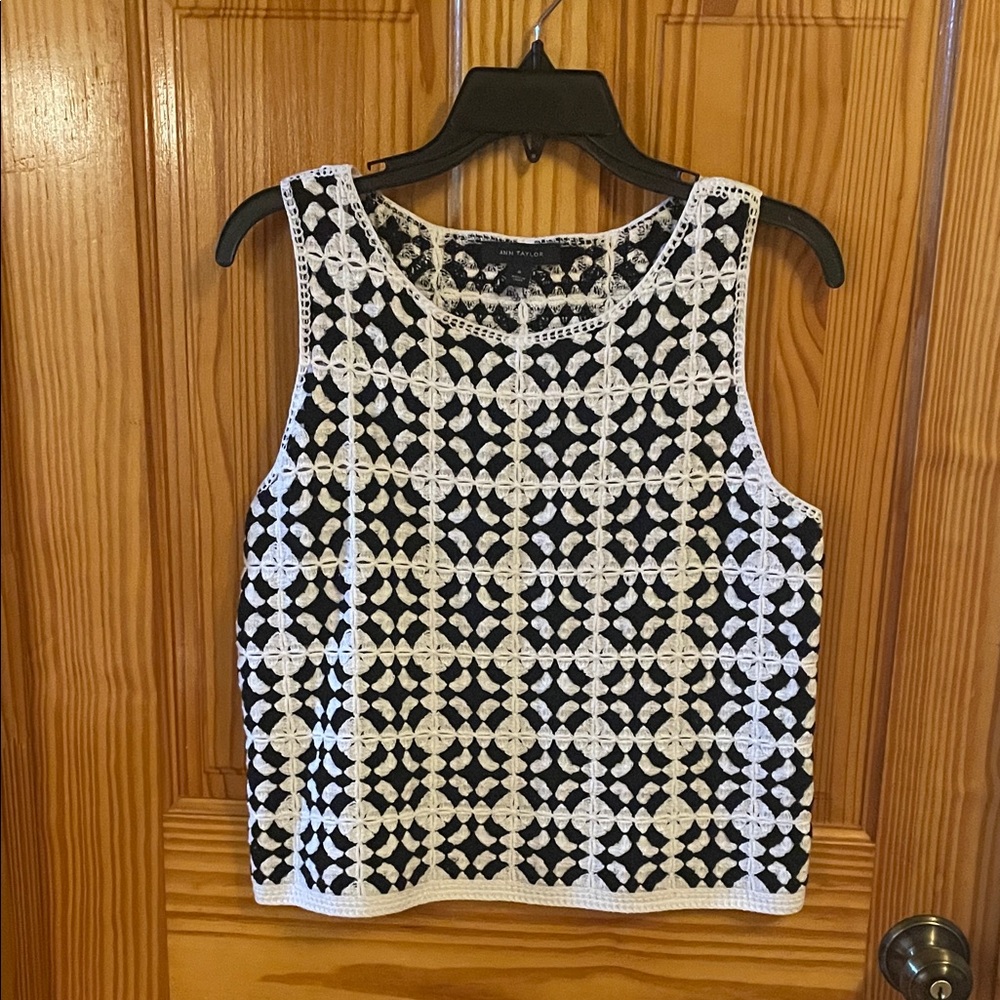 Ann Taylor Black and White Patterned Tank Top